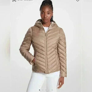 Michael Kors Taupe / Gold Tone Chevron Packable Down Coat Jacket Women's Size M